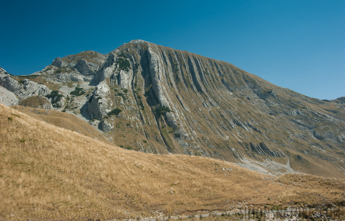Montenegro - In the region of the Durmitor massif [42 mm, 1/80 sec at f / 20, ISO 400]